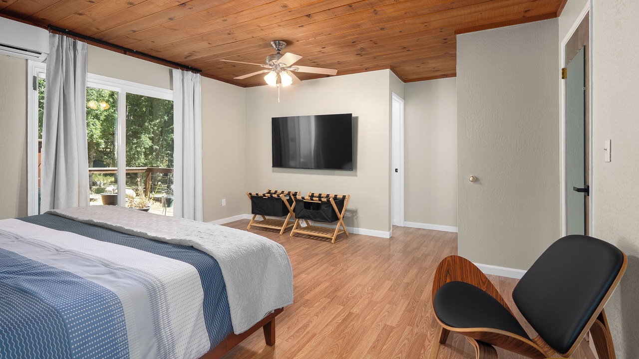 Photo of Bedroom in Coarsegold