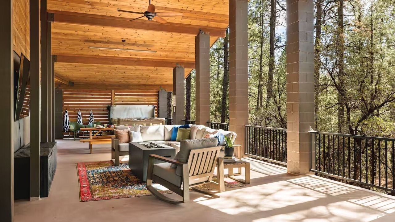 Photo of Patio Balcony in Strawberry