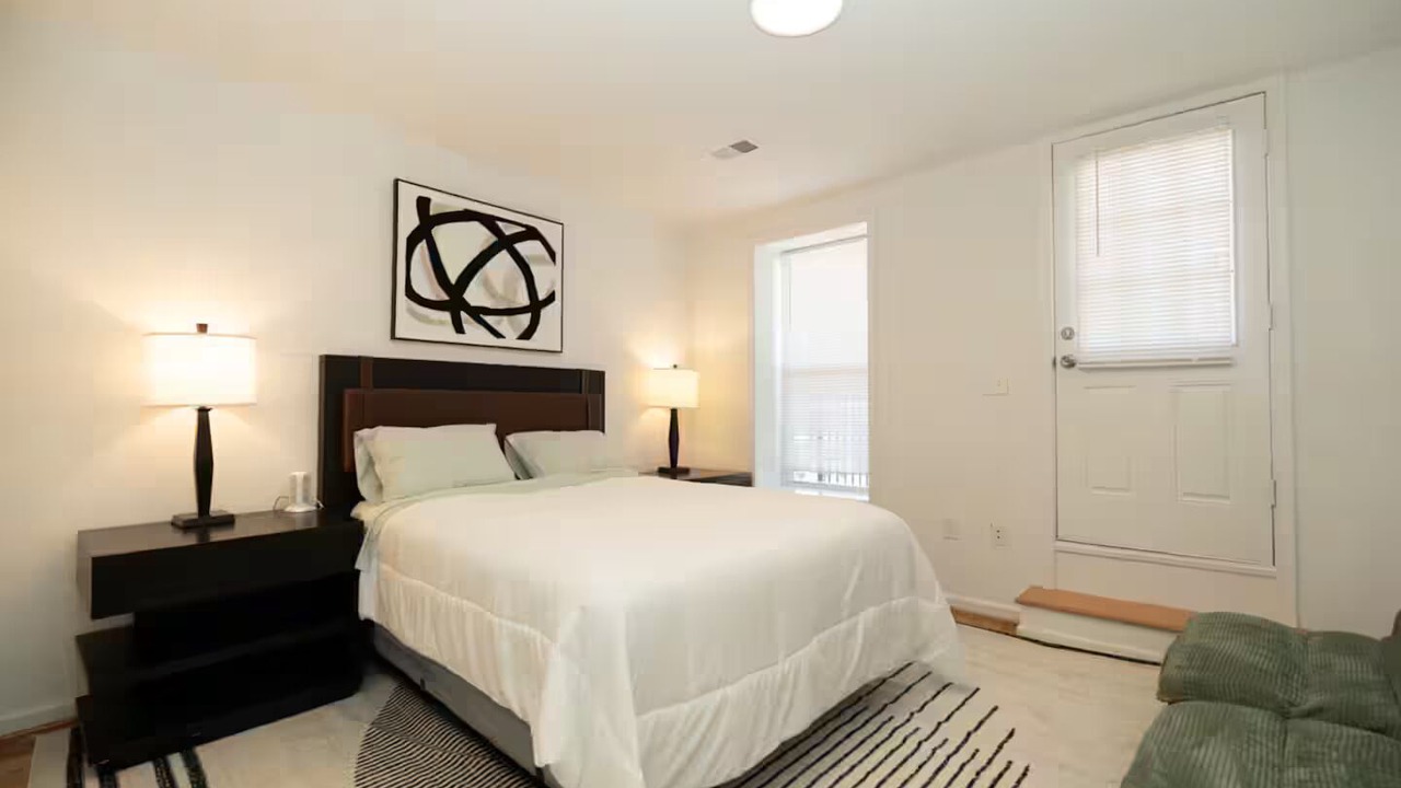 Photo of Bedroom in Truxton Circle