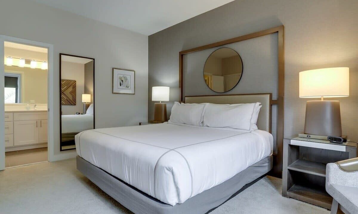 Photo of Bedroom in Court House