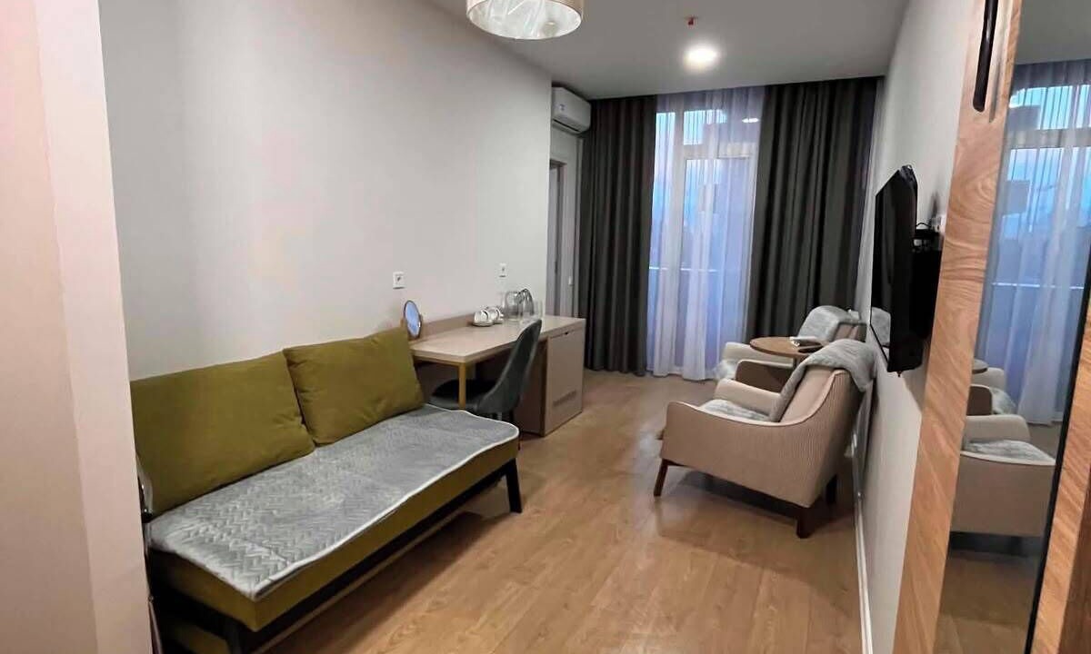 Photo of Livingroom in New Boulevard