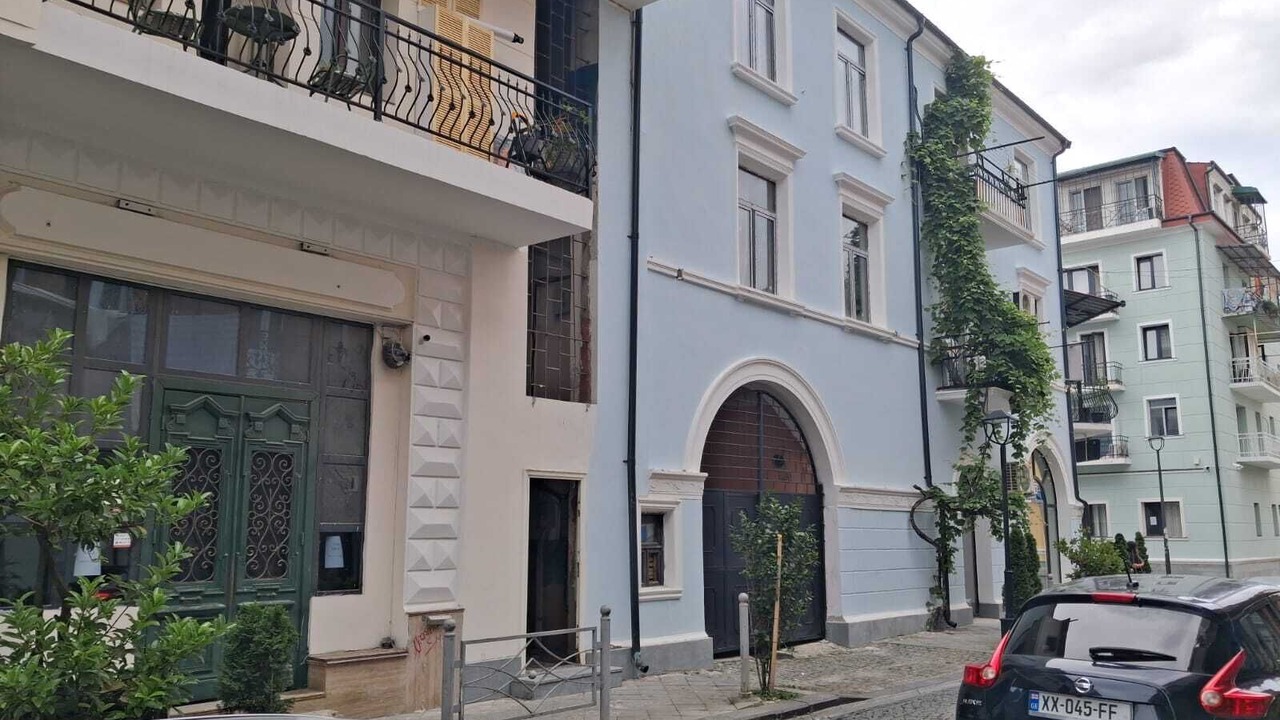 Photo of Outdoor in Old Boulevard