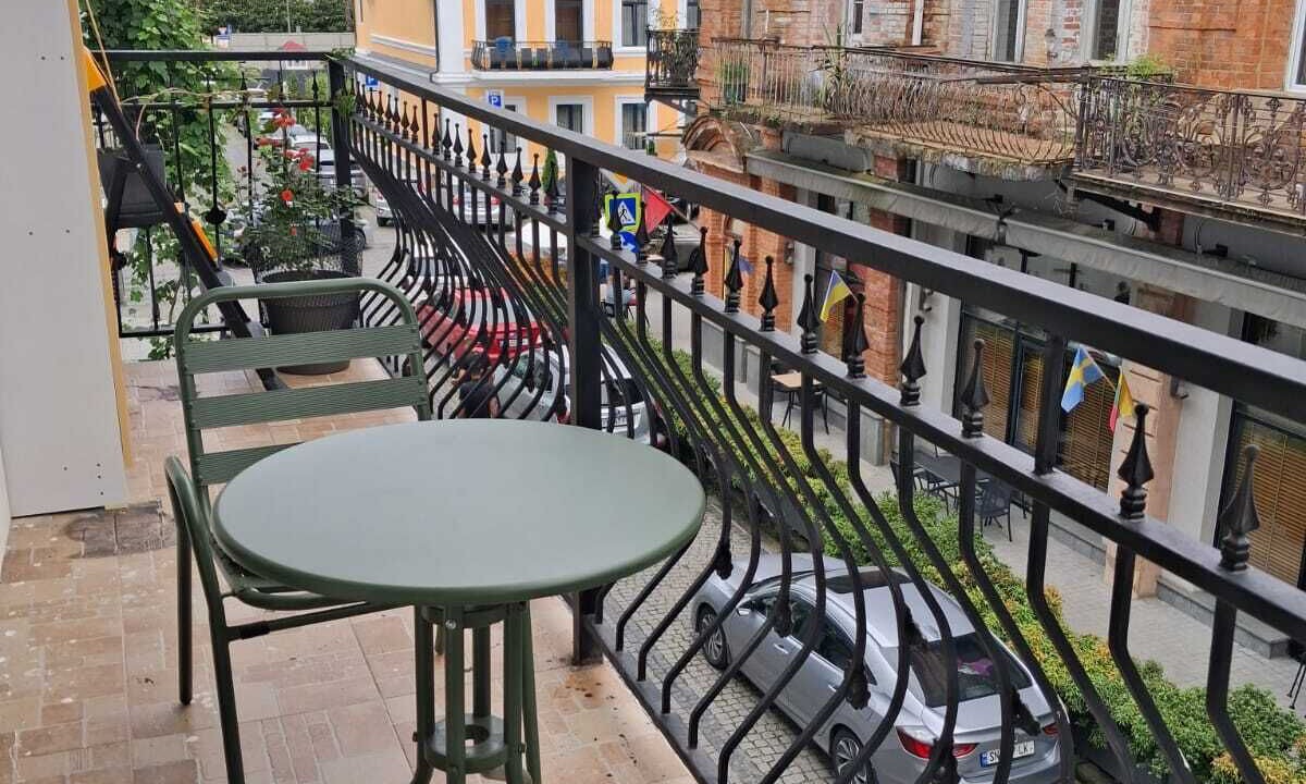 Photo of Outdoor in Old Boulevard