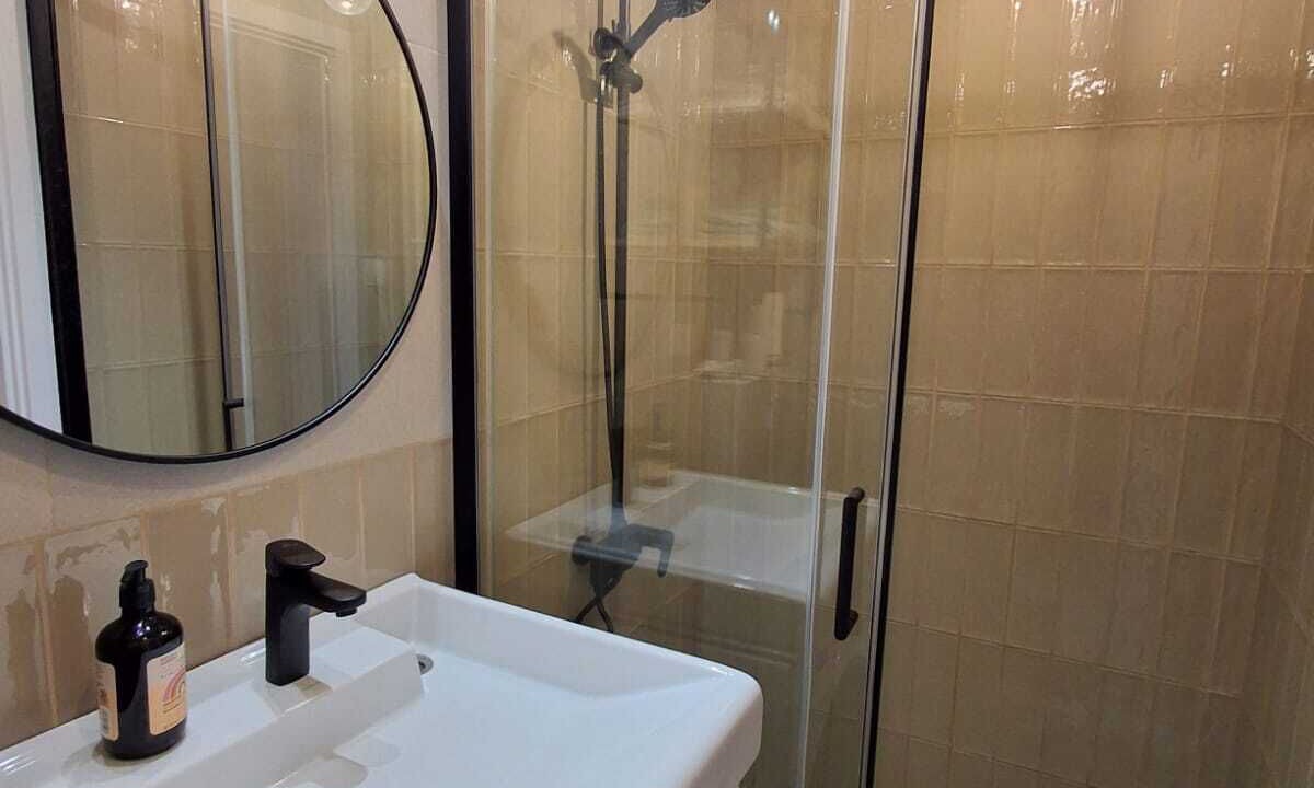 Photo of Bathroom in Old Boulevard