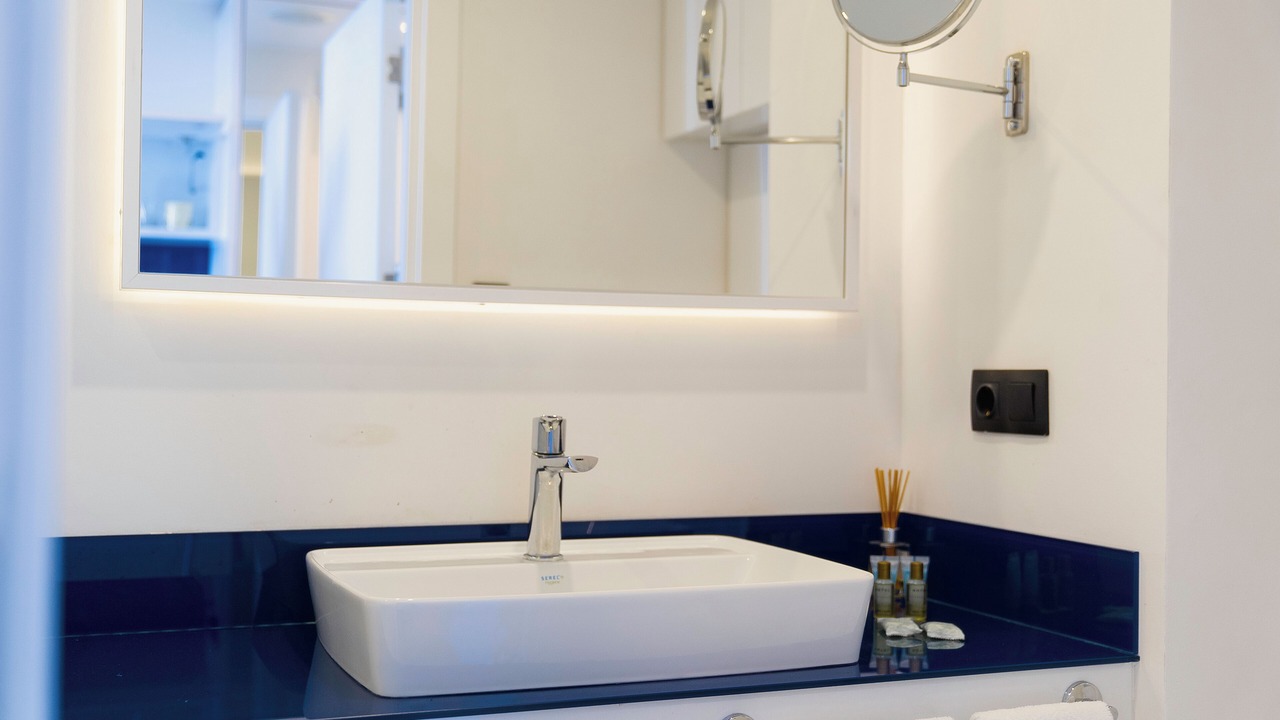 Photo of Bathroom in New Boulevard