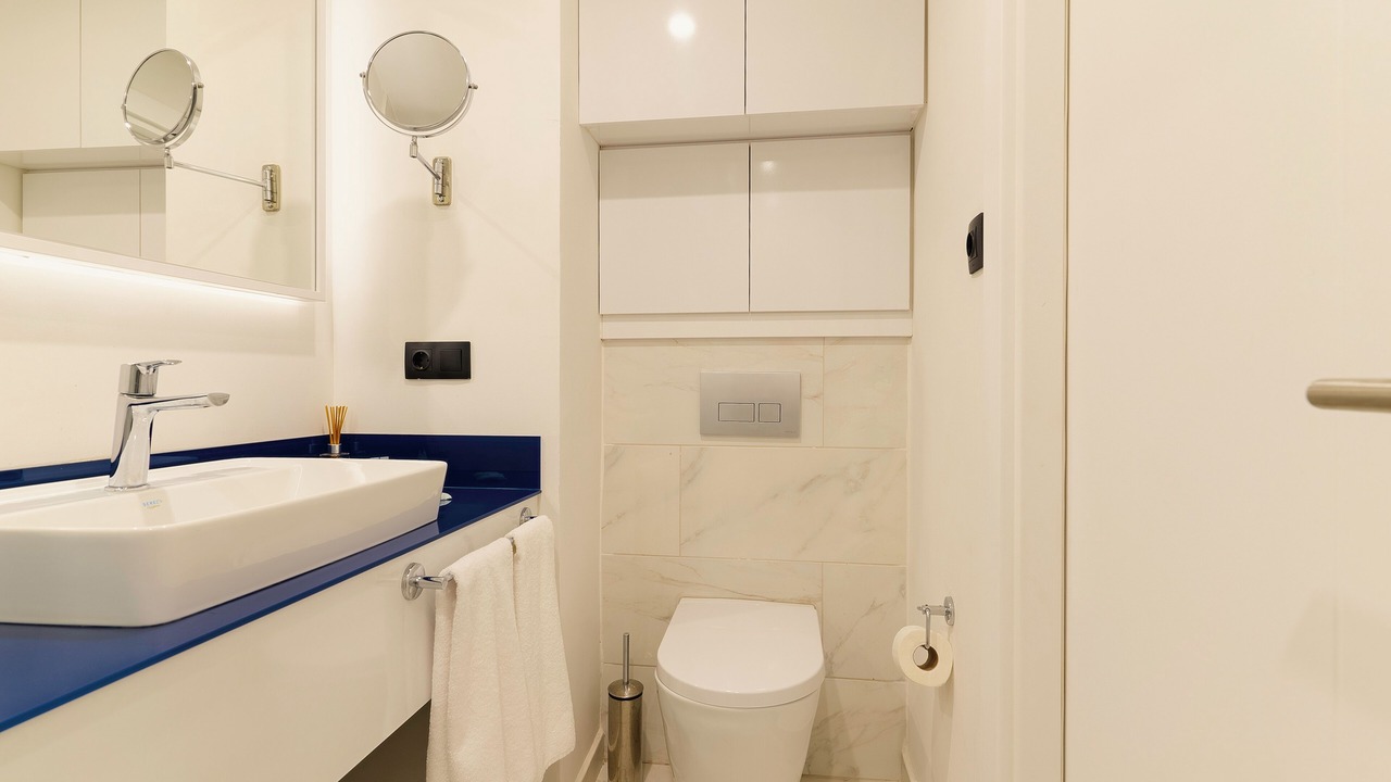 Photo of Bathroom in New Boulevard