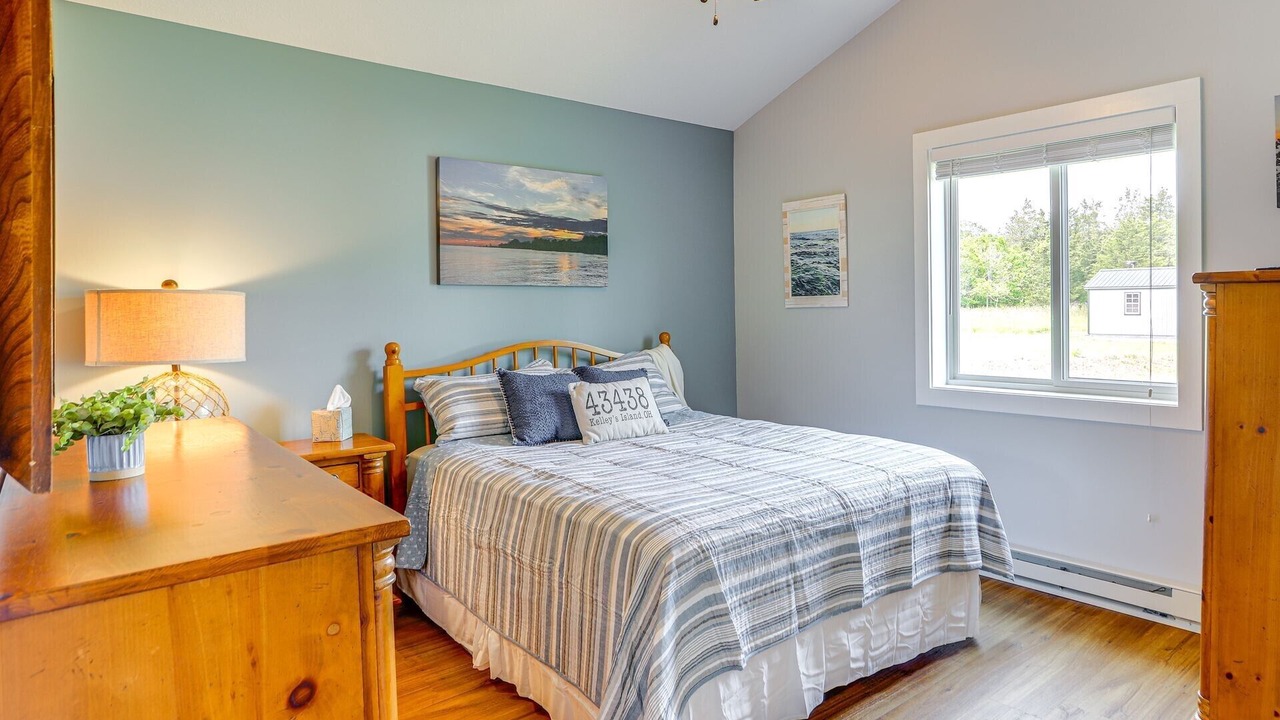 Photo of Bedroom in Kelleys Island