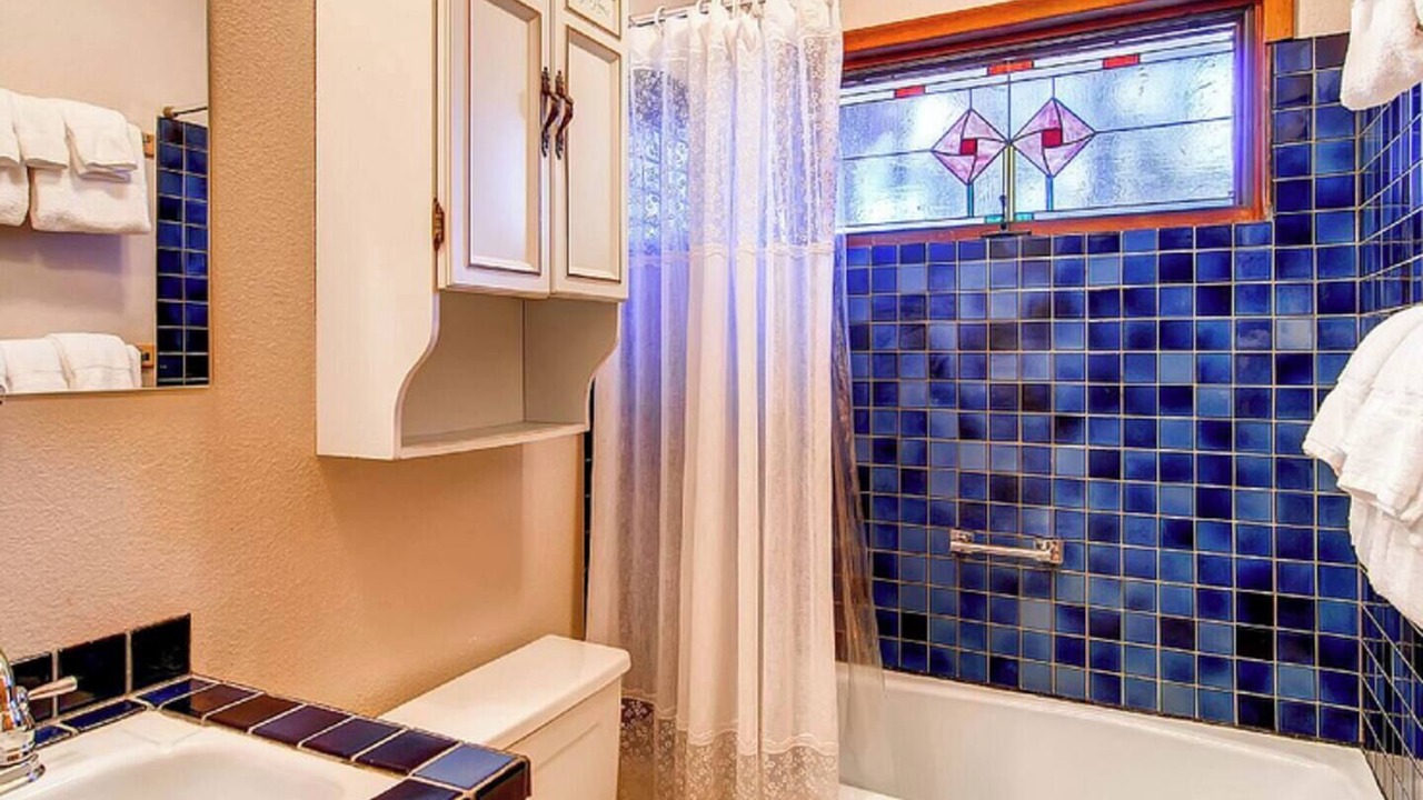 Photo of Bathroom in Yosemite West