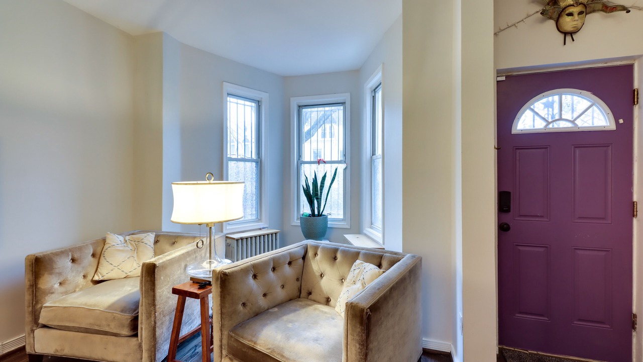 Photo of Livingroom in Near Northeast