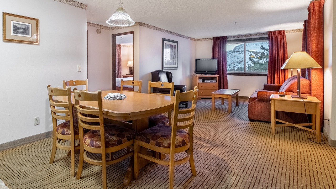 Photo of Livingroom in June Lake