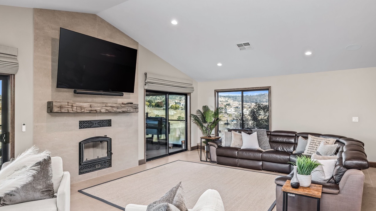 Photo of Livingroom in Copperopolis