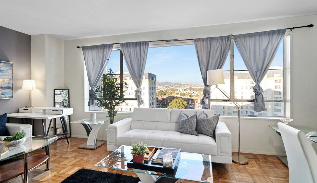 Photo of Livingroom in La Brea