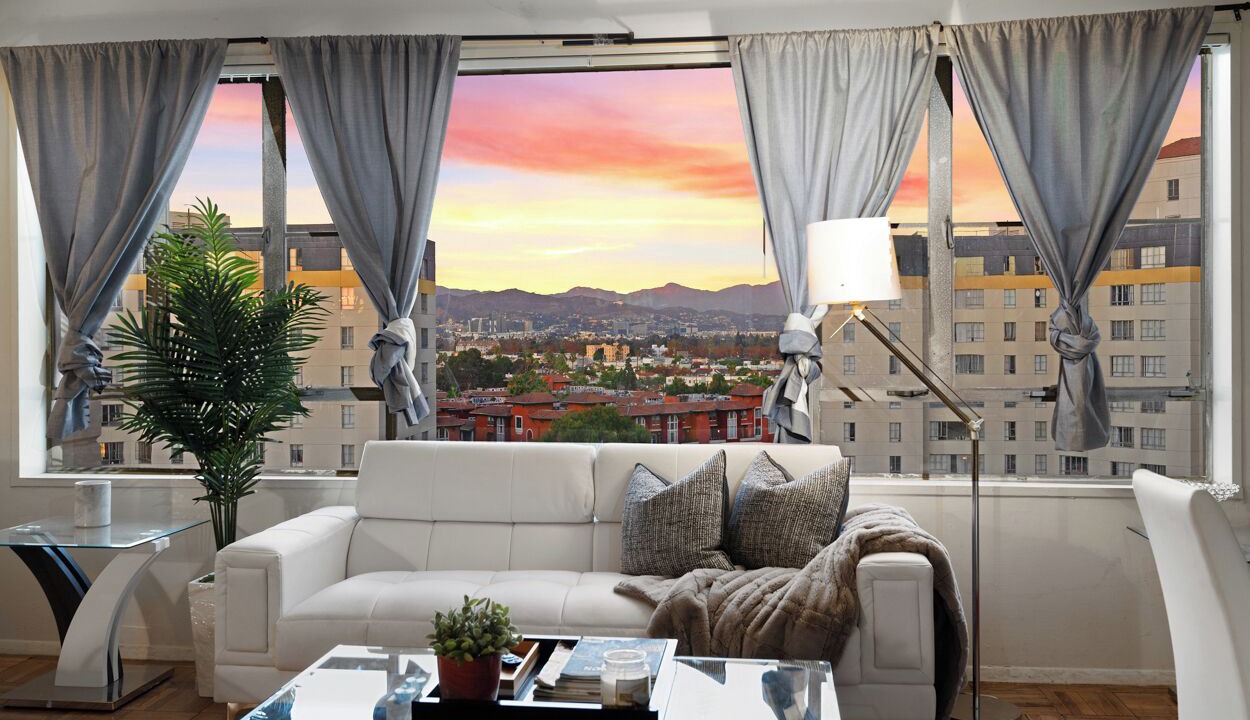 Photo of Livingroom in La Brea