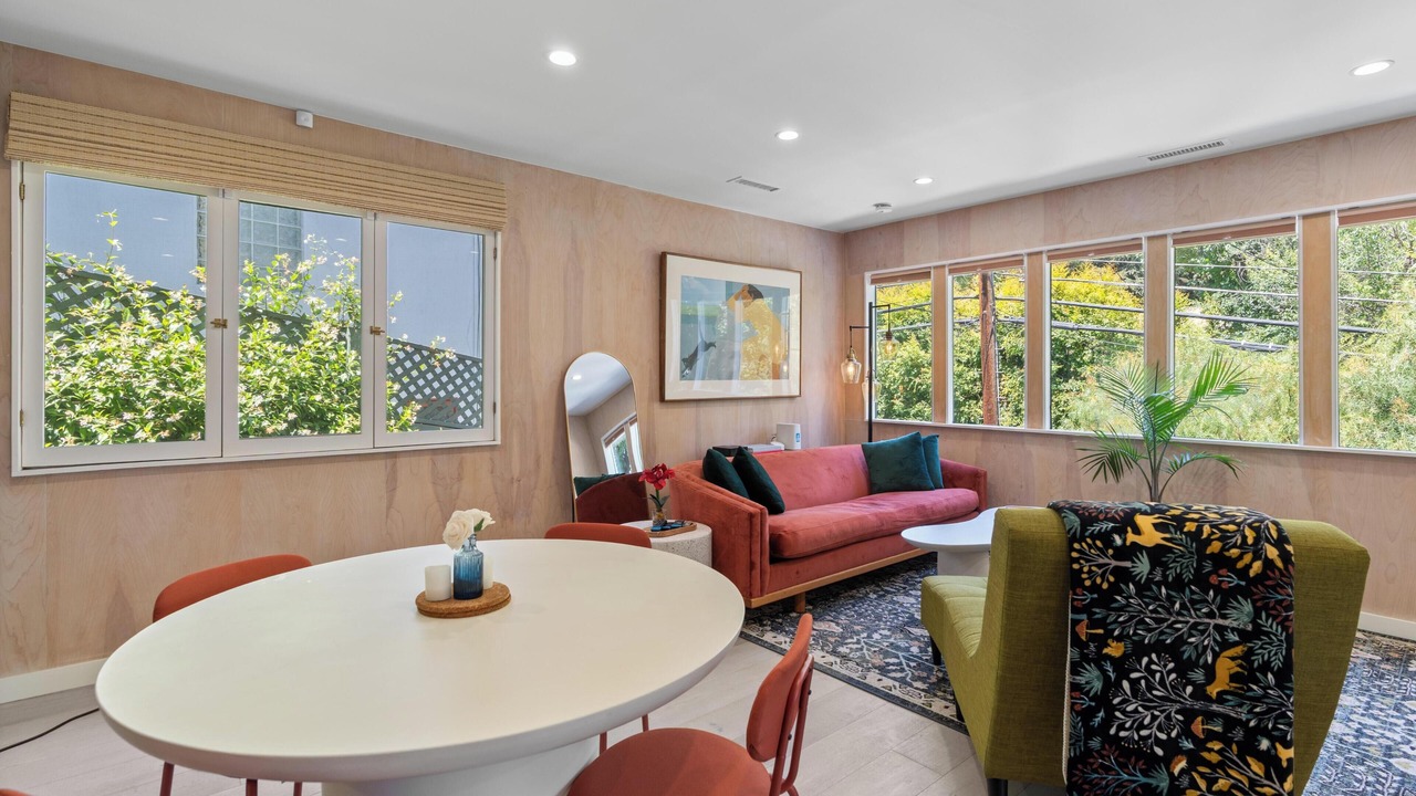 Photo of Livingroom in Hollywood Hills West