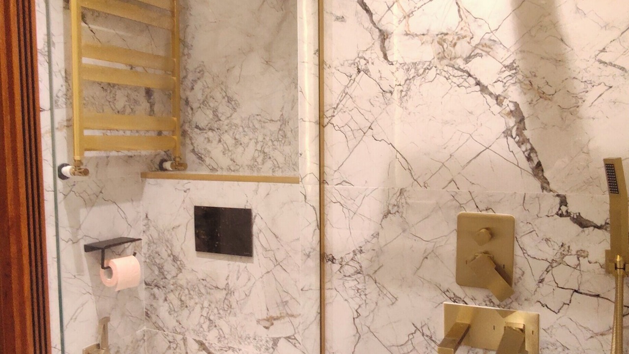 Photo of Bathroom in New Boulevard