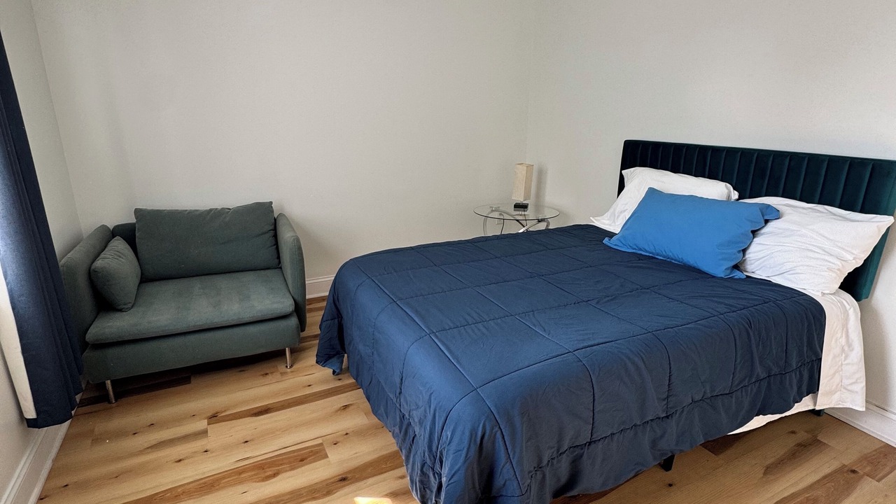 Photo of Bedroom in Gallaudet