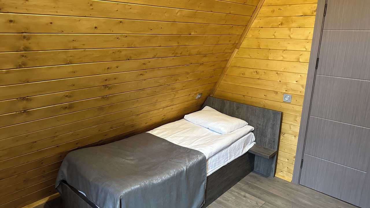 Photo of Bedroom in Likani