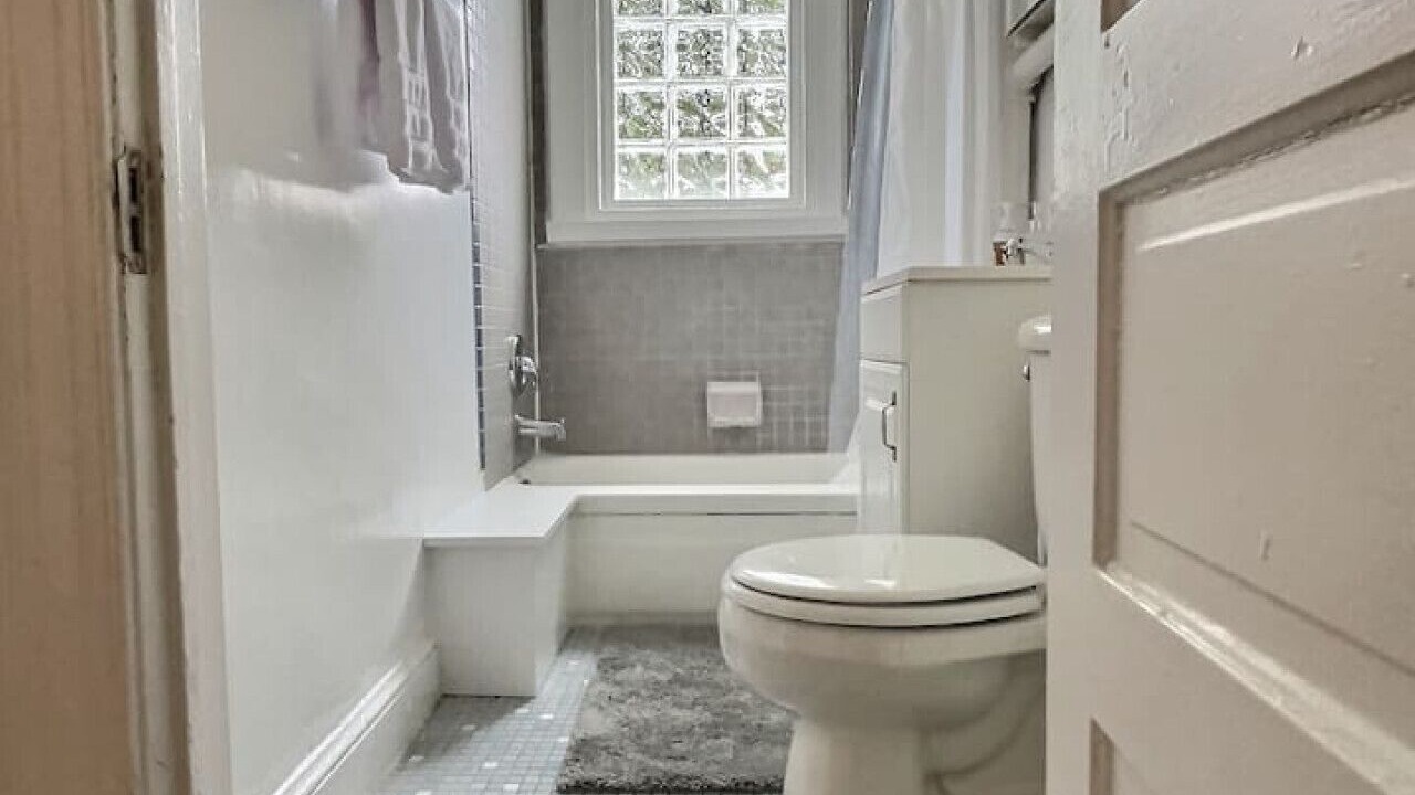 Photo of Bathroom in Adams Morgan
