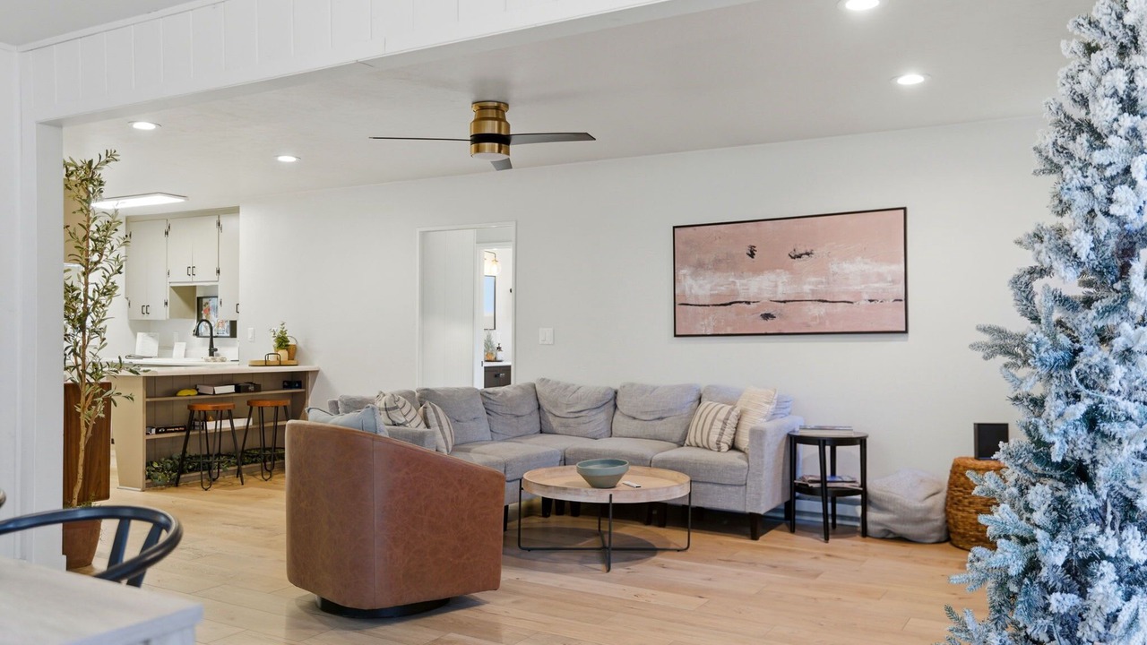 Photo of Livingroom in Groom Creek