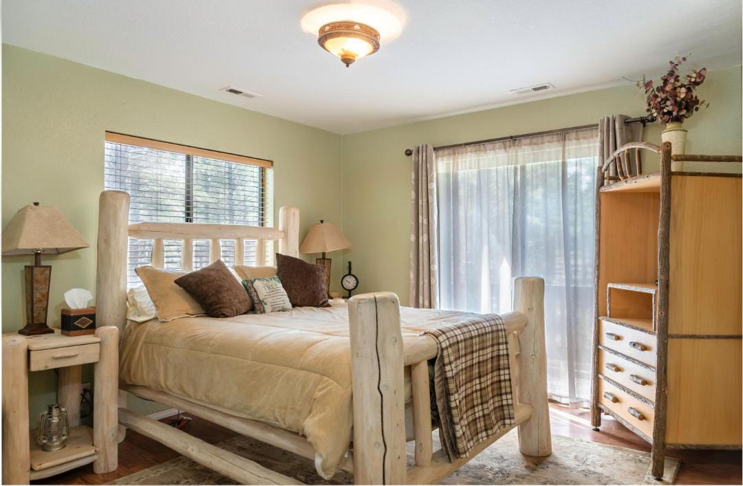 Photo of Bedroom in Parks