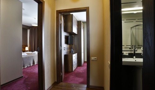 King Suite, 2 Bedrooms