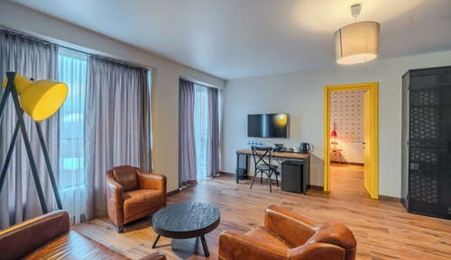 Family Room with Mountain View