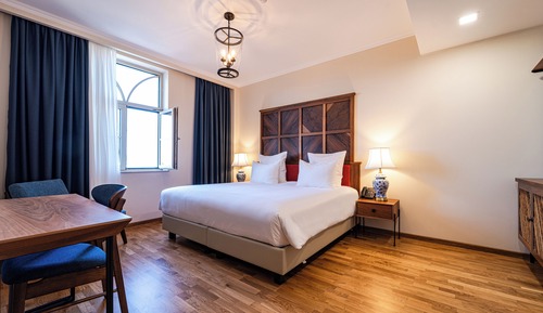 Family Suite, Balcony, Mountain View