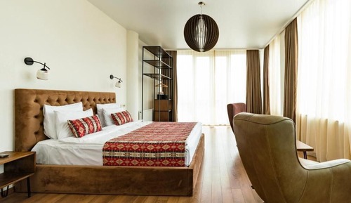 Suite with Hot Tub
