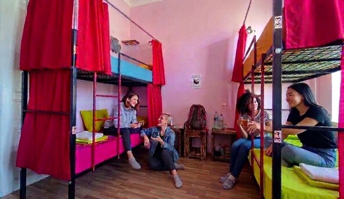 Classic Shared Dormitory, Women only (3)