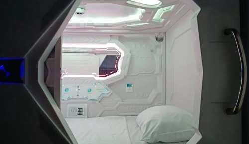 Single Room with Shared Bathroom