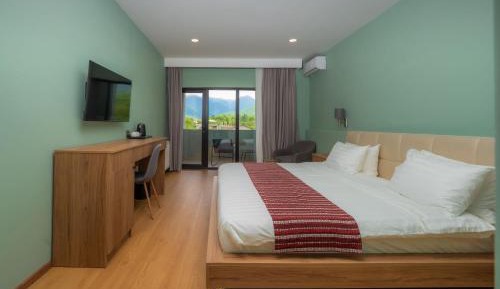 King Room with Mountain View