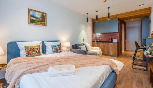 Studio Apartment