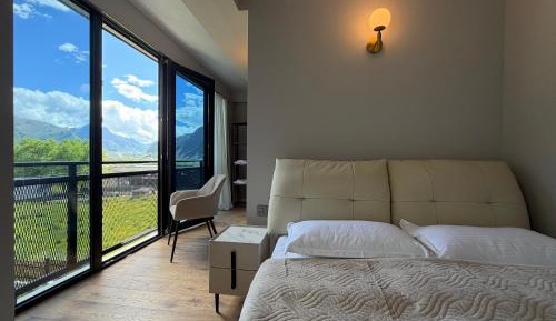 Double Room with Mountain View