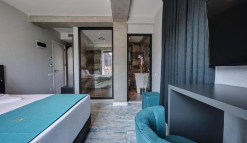 King Room with Mountain View