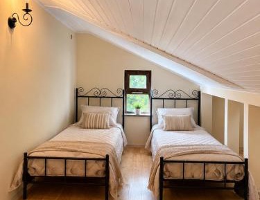 Triple Room with Private Bathroom
