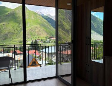 Triple Room with Mountain View