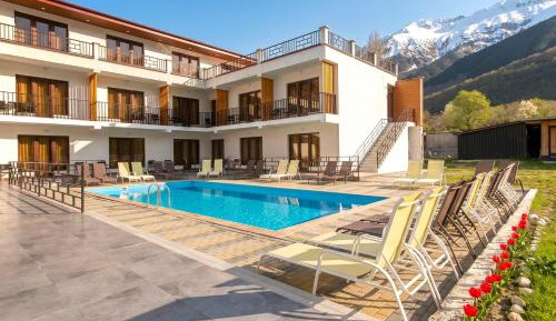 Twin Room with Pool View