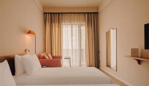 Deluxe Double or Twin Room