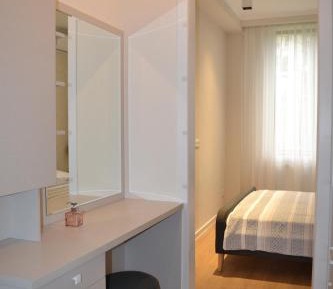 One-Bedroom Premier Apartment