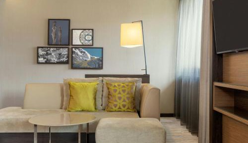 Premium Twin Balcony, Club lounge access, Larger Guest room