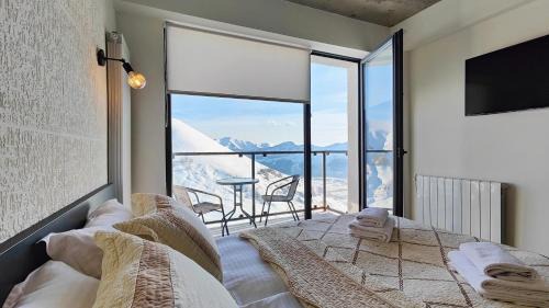 Apartment with View and Balcony