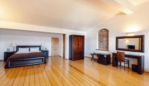 Junior Suite with Balcony