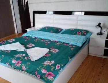 Deluxe Double Room (2 Adults + 1 Child)