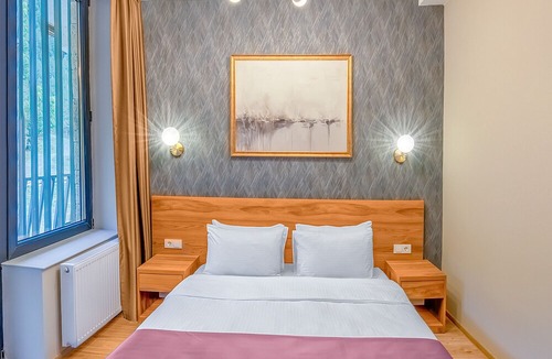 Gori Hotel | Solo Grand Boshuri Hotel