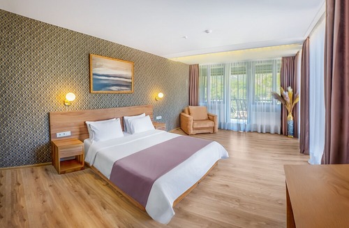 Gori Hotel | Solo Grand Boshuri Hotel