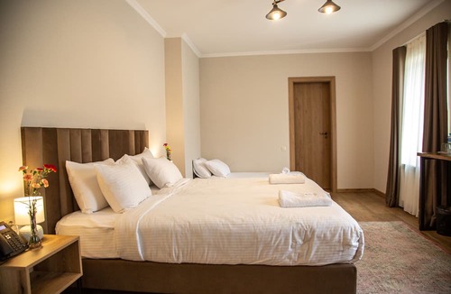 Vedzebi Hotel | Giorgi Ushikishvili Chateau Celler