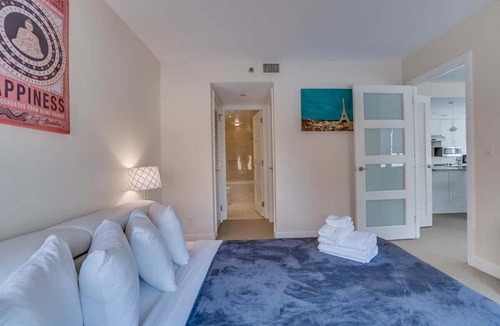 Penn Quarter Apartment | Furnished 2 Bedroom Apartment near National Museum 2 Apts by RedAwning