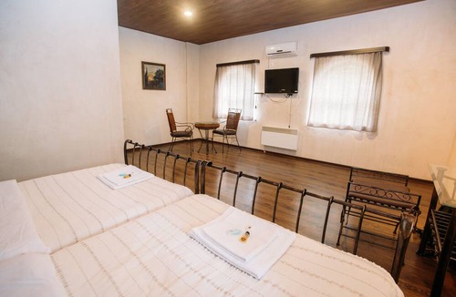 Eniseli House | Chateau Eniseli