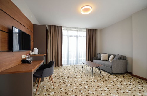 Mtsvane Kontskhi Hotel | Calligraphy Hotel
