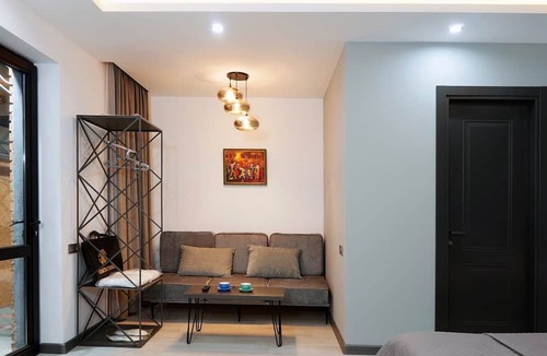 Kutaisi Hotel | Hotel Varla
